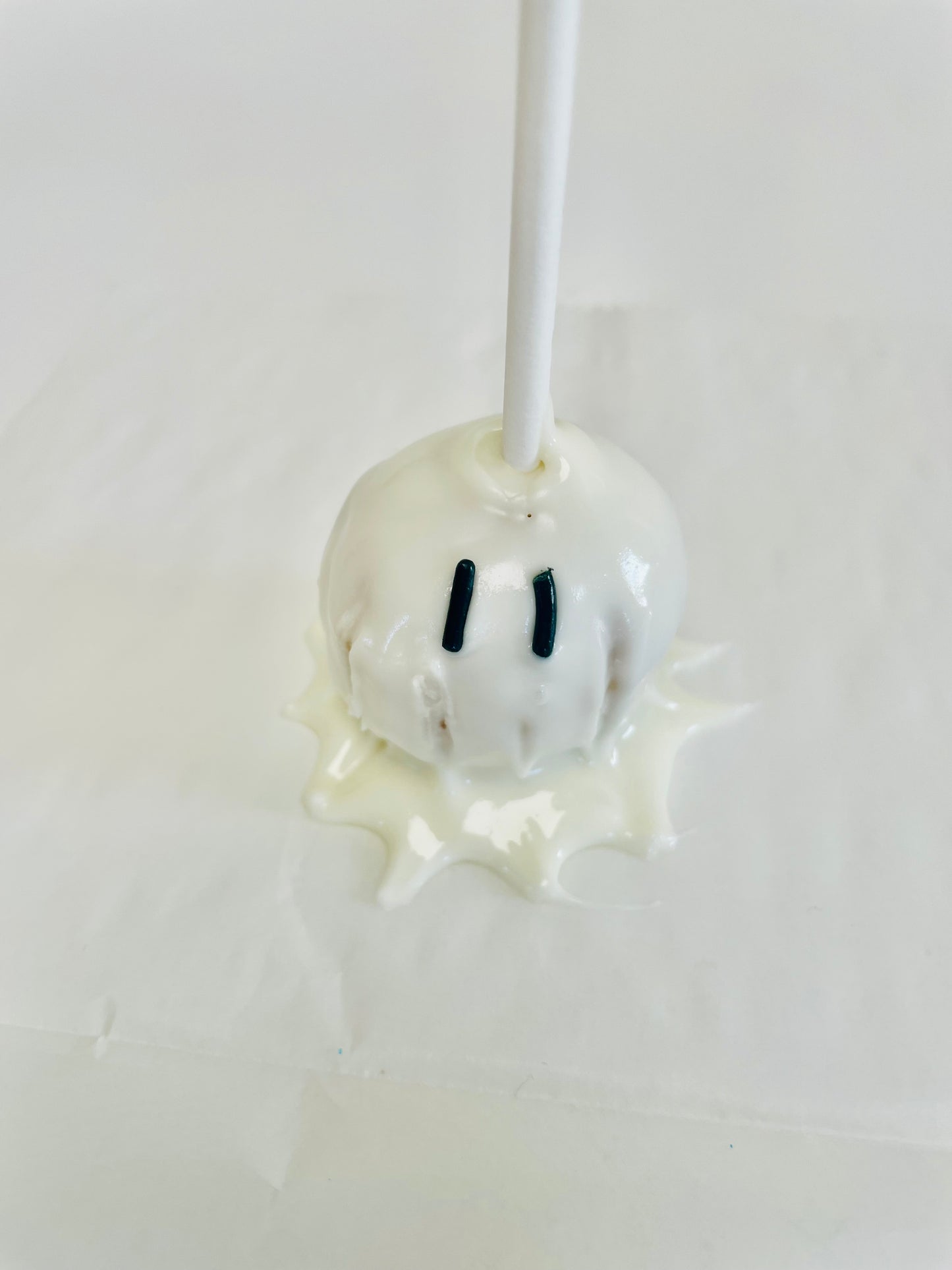 The Ghost Cake Pop Kit