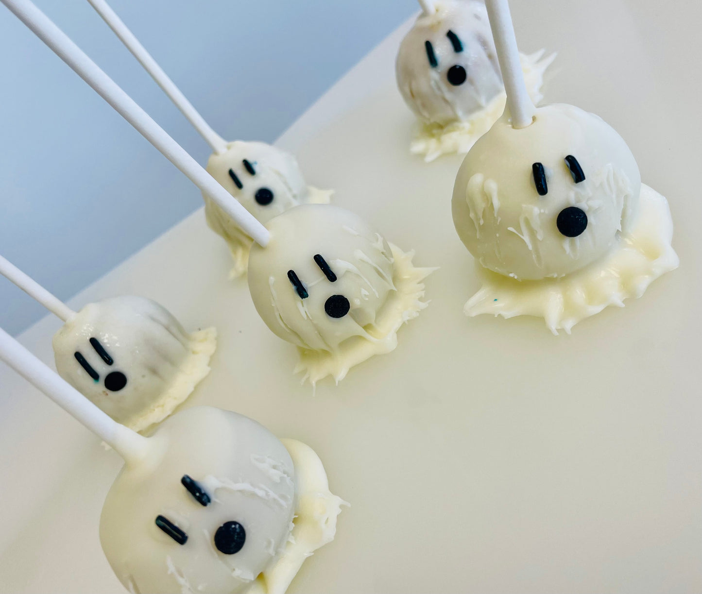 The Ghost Cake Pop Kit